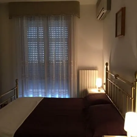 A Pochi Metri Dal Mare *